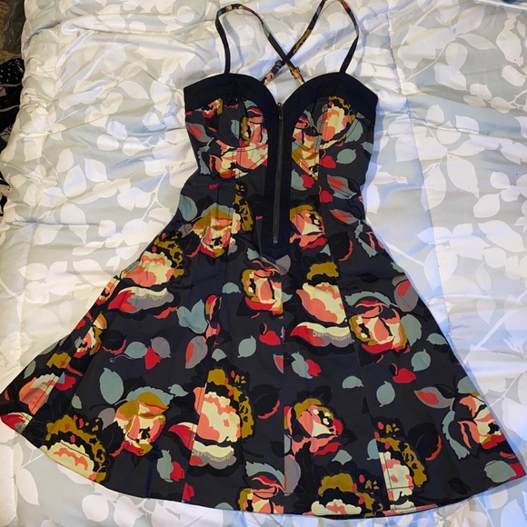 Floral Patterned Dress - Picture 3 of 6